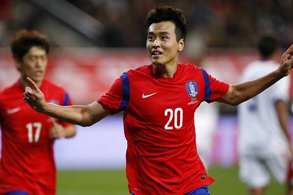AFC Asian Cup Player - Lee Dong-gook
