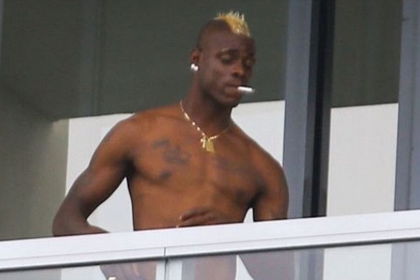Footballers Who Smoked During Their Careers - Mario Balotelli