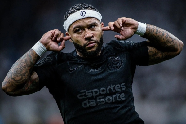 Memphis Depay Net Worth 2025