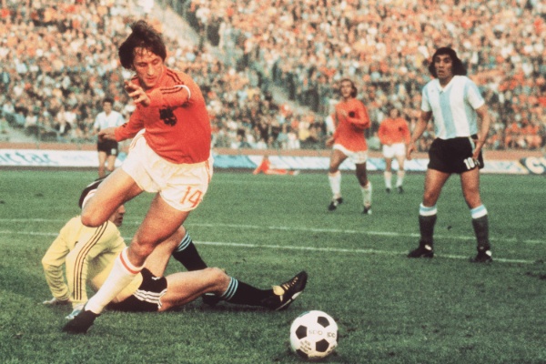 Best Left-Footed Footballers In History
