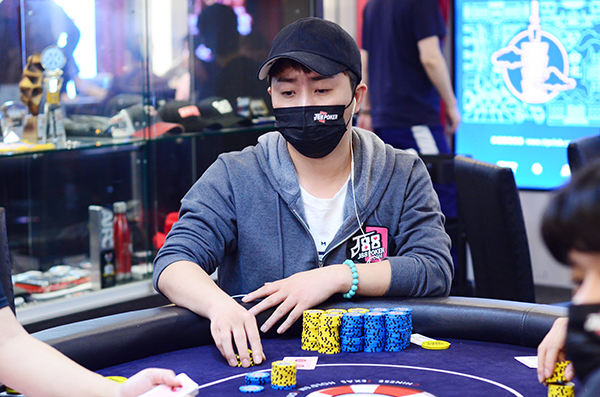 APT Taiwan Jinho Hong leads Day 2 of Championships Event