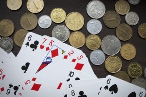 How to choose between cash games and tournaments