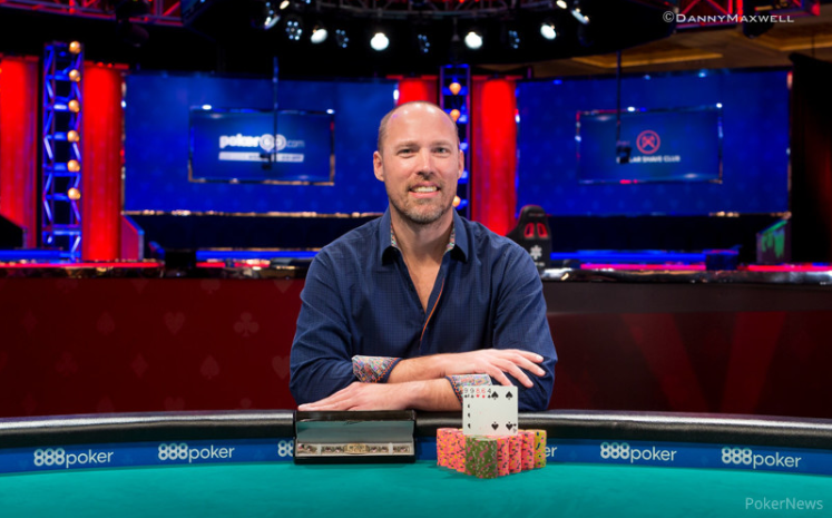 After 50+ cashes, Scott Bohlman wins gold bracelet