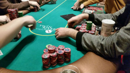 Cutting edge poker player adjustments