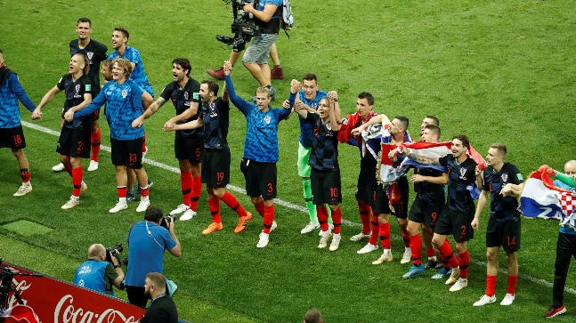 Mandžukic takes Croatia to maiden World Cup final