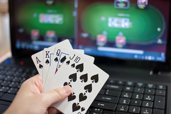 Simple Ways to Improve Your Online Poker Game
