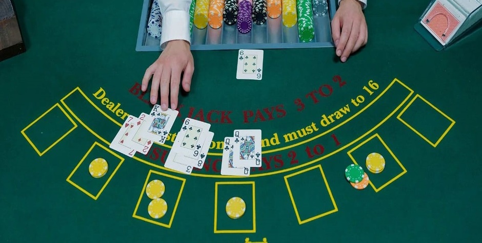 How do casinos make money - Blackjack