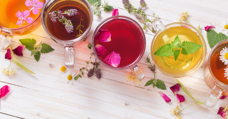 TOP 5 Teas To Help You Relax While Playing Poker