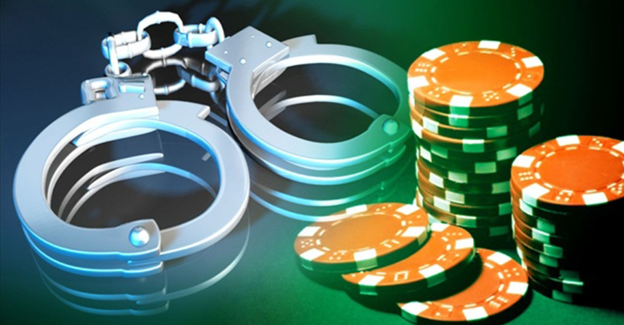 Poker & Online Gambling Racket Busted By Police In Mumbai