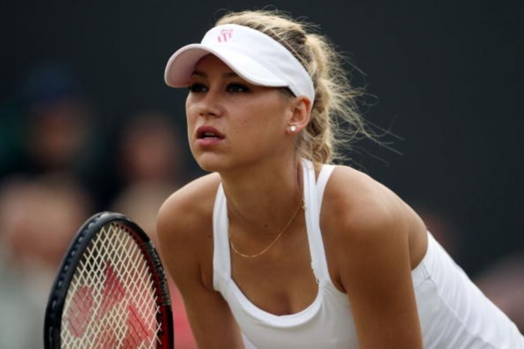 Anna Kournikova Graced Poker? REALLY?