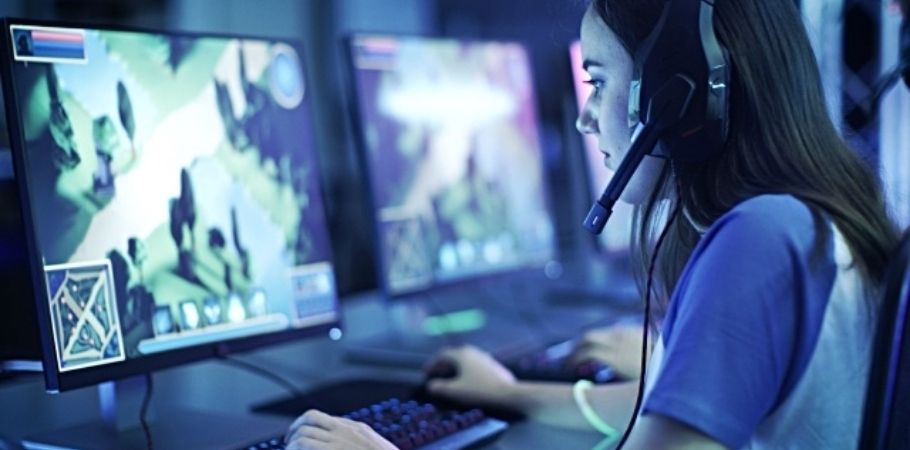 Women Gamers Opt To Hide Their Identity Over Harassment Concerns
