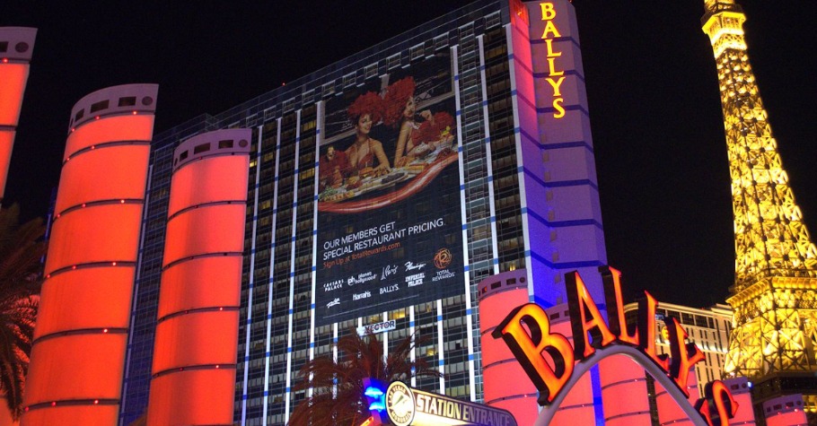 Horseshoe tower to become part of Paris Las Vegas