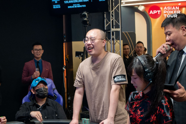 Chih Wei Fan Out In 7th After 6-Betting Chip Leader Bombs!