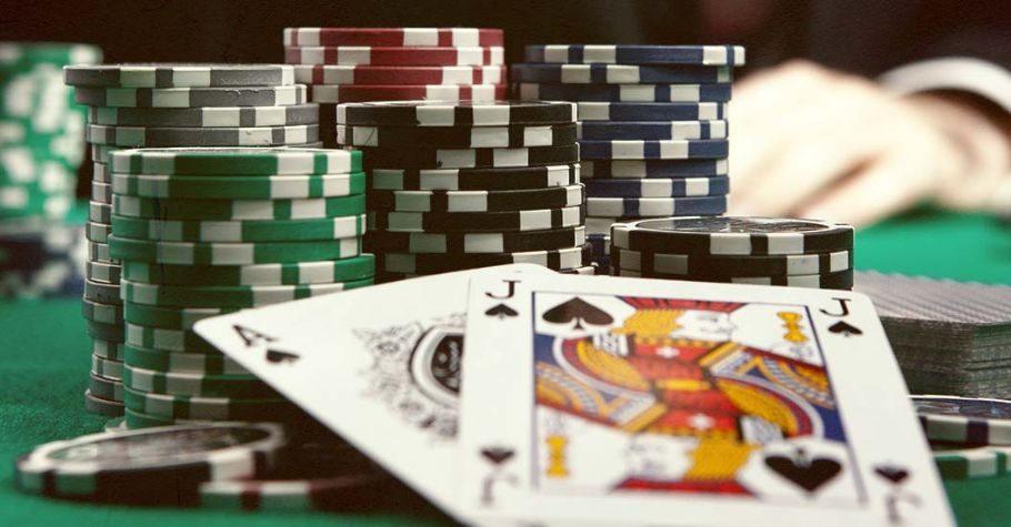 Tips For Deep Runs In Poker Tournaments