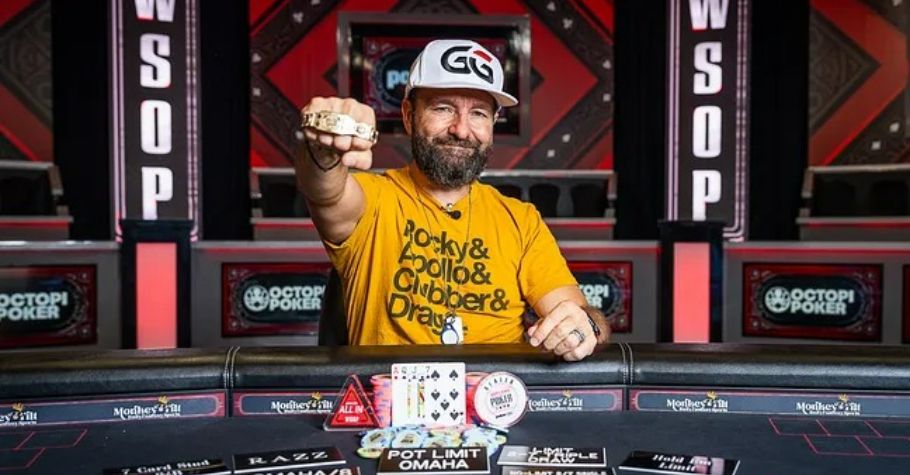 11-year Bracelet Wait Ends For Daniel Negreanu