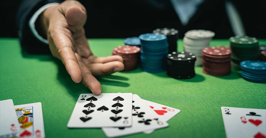 Top 10 Strategies To Win At Poker: Tips From The Pros